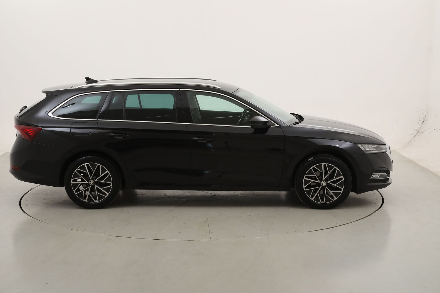 Skoda Octavia Wagon Style DSG usata del 2022 con 118.094 km