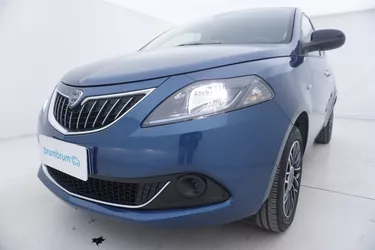 Lancia Ypsilon Hybrid Platino 1.0 Mild Hybrid 70CV Manuale Visione frontale