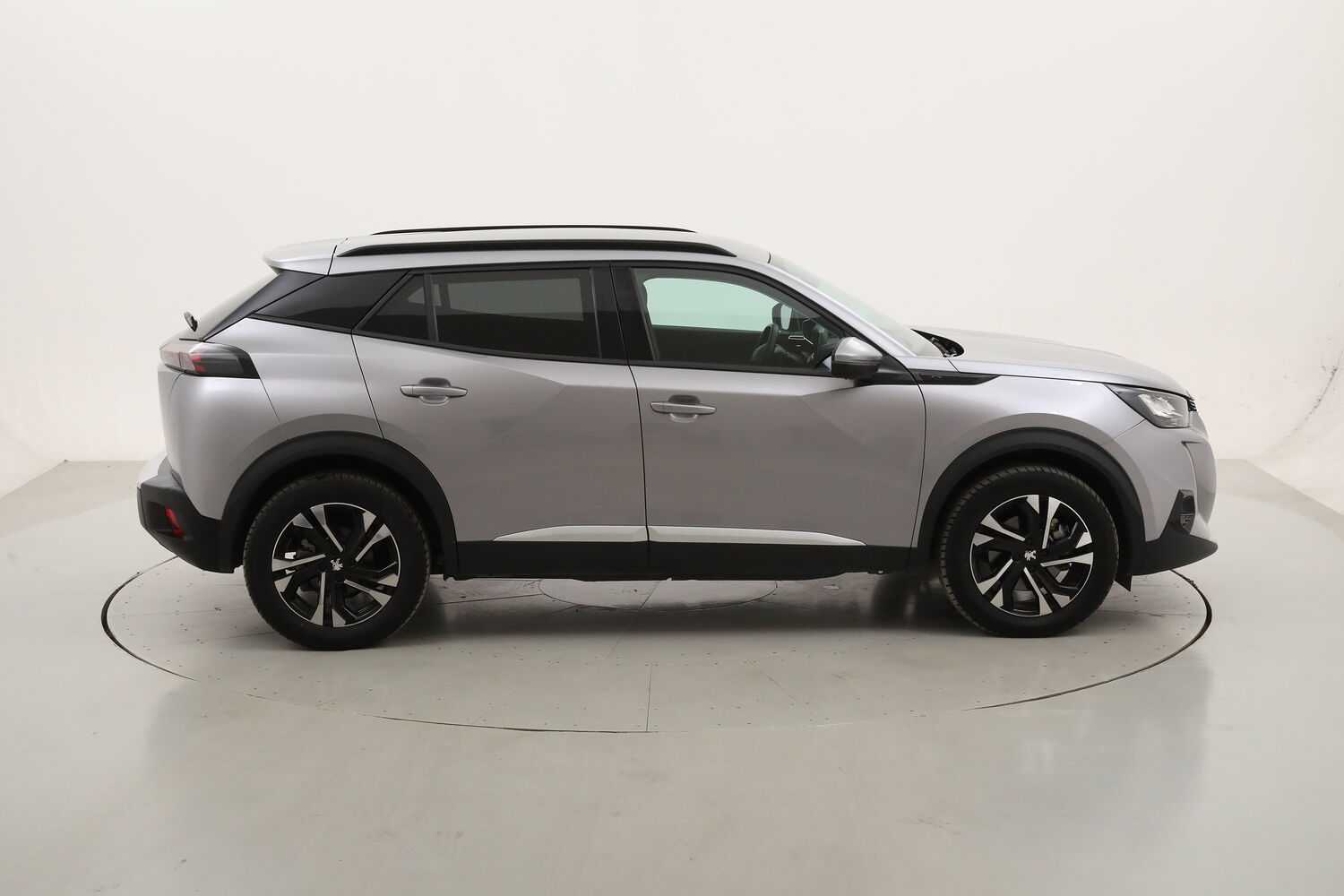 Peugeot 2008 Allure Pack usata del 2021 con 64.697 km