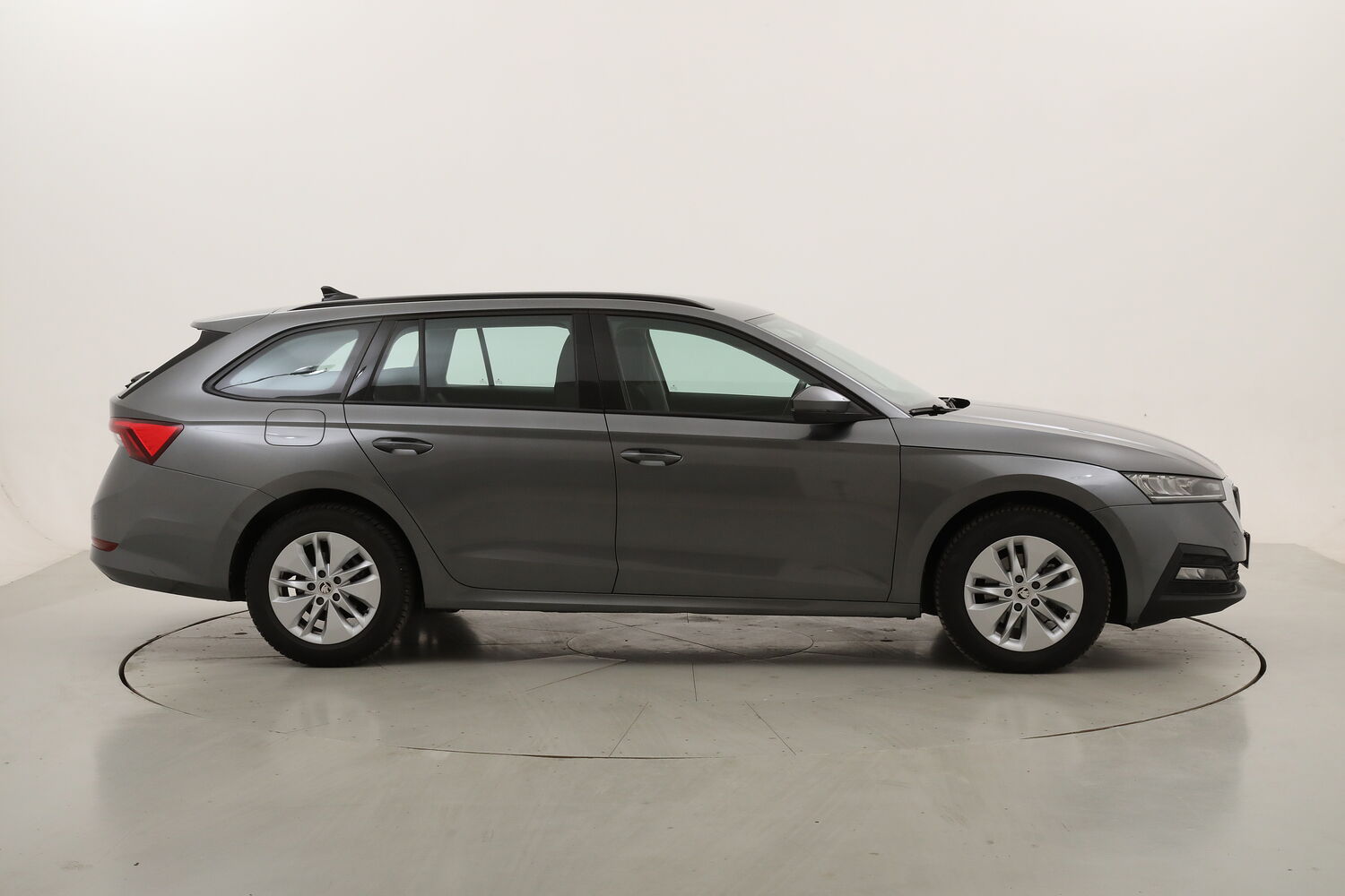 Skoda Octavia Wagon Executive DSG usata del 2024 con 35.084 km