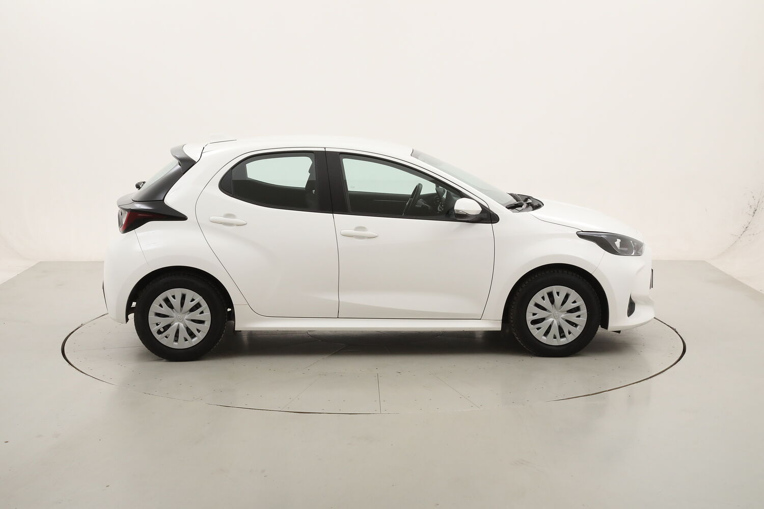 Toyota Yaris Hybrid Business usata del 2022 con 65.851 km