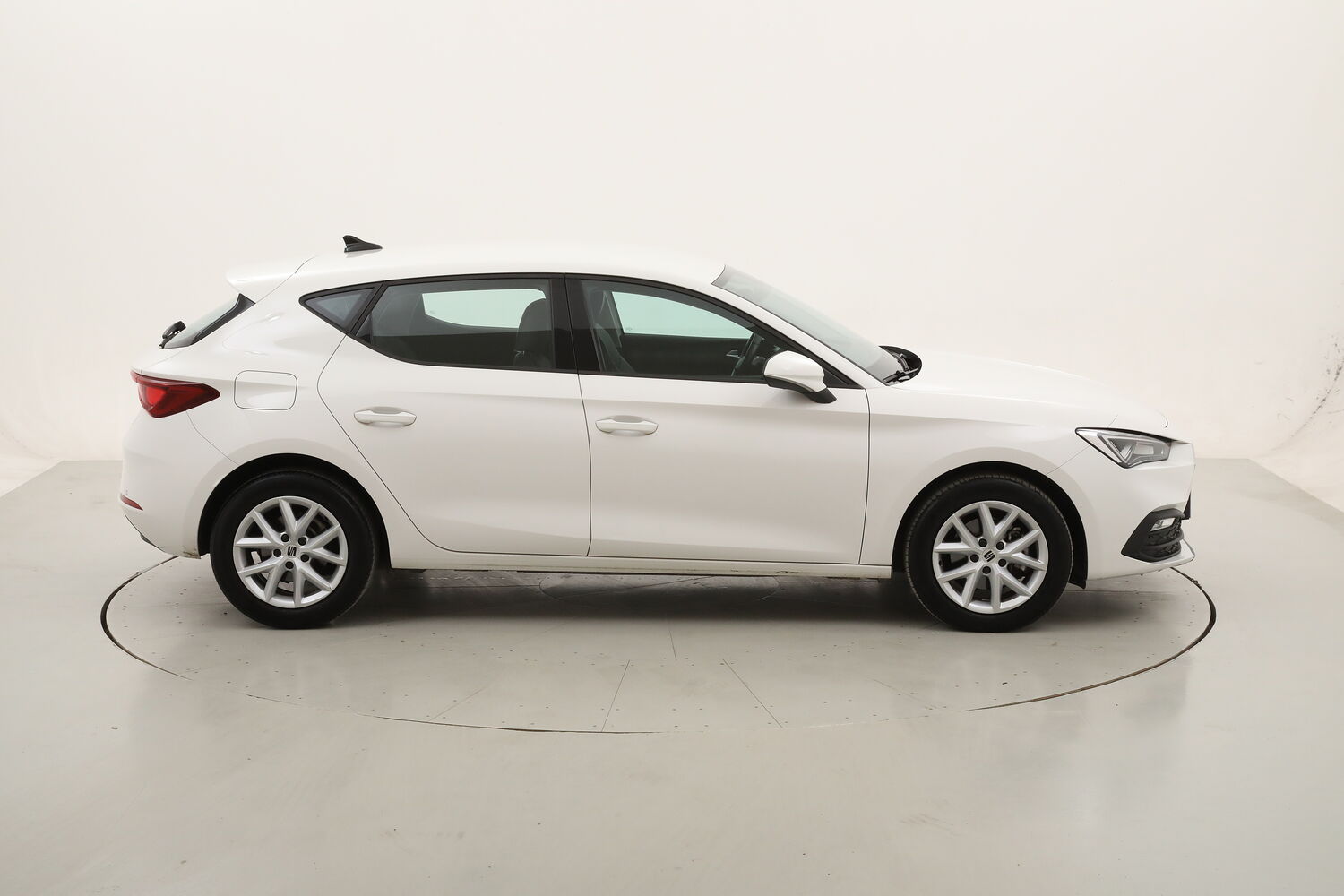 Seat Leon Style DSG usata del 2022 con 118.858 km