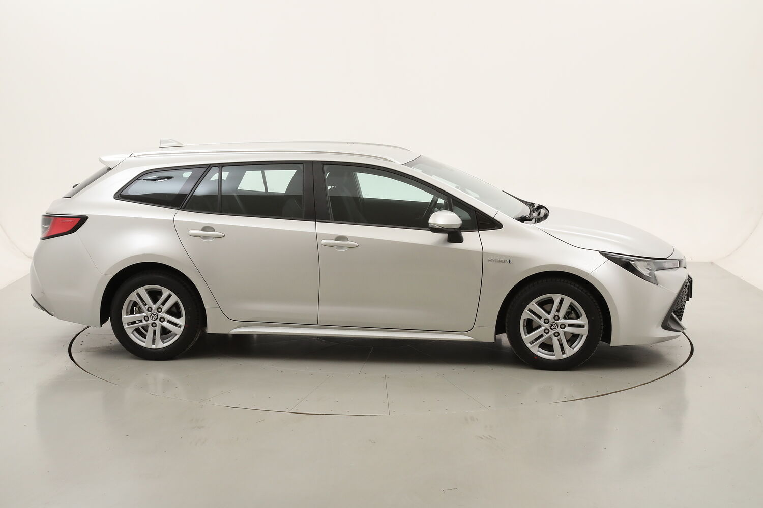 Toyota Corolla TS Hybrid Business usata del 2021 con 108.260 km