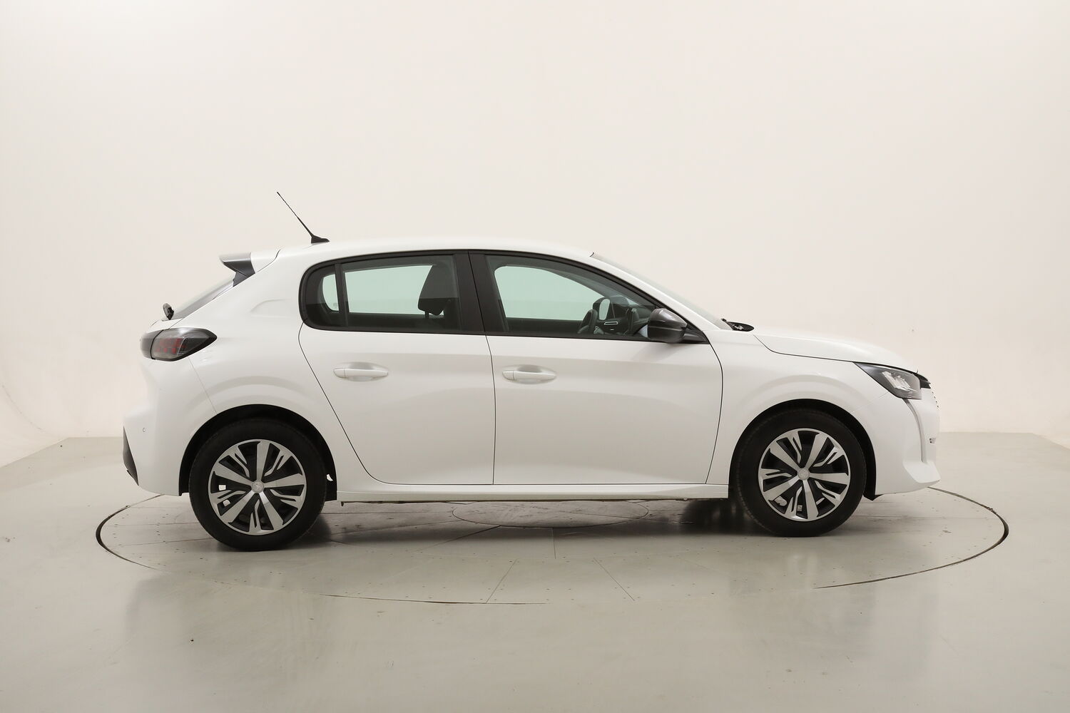Peugeot 208 Active Pack usata del 2023 con 12.490 km