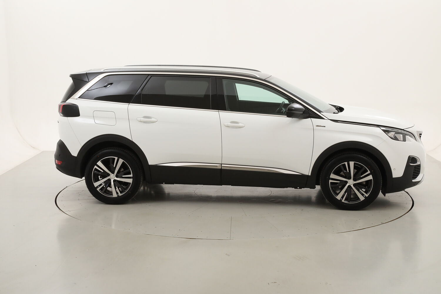Peugeot 5008 GT Line EAT8 usata del 2020 con 119.915 km