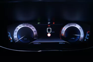 Peugeot 5008 GT Line EAT8 1.5 Diesel 131CV Automatico Interni