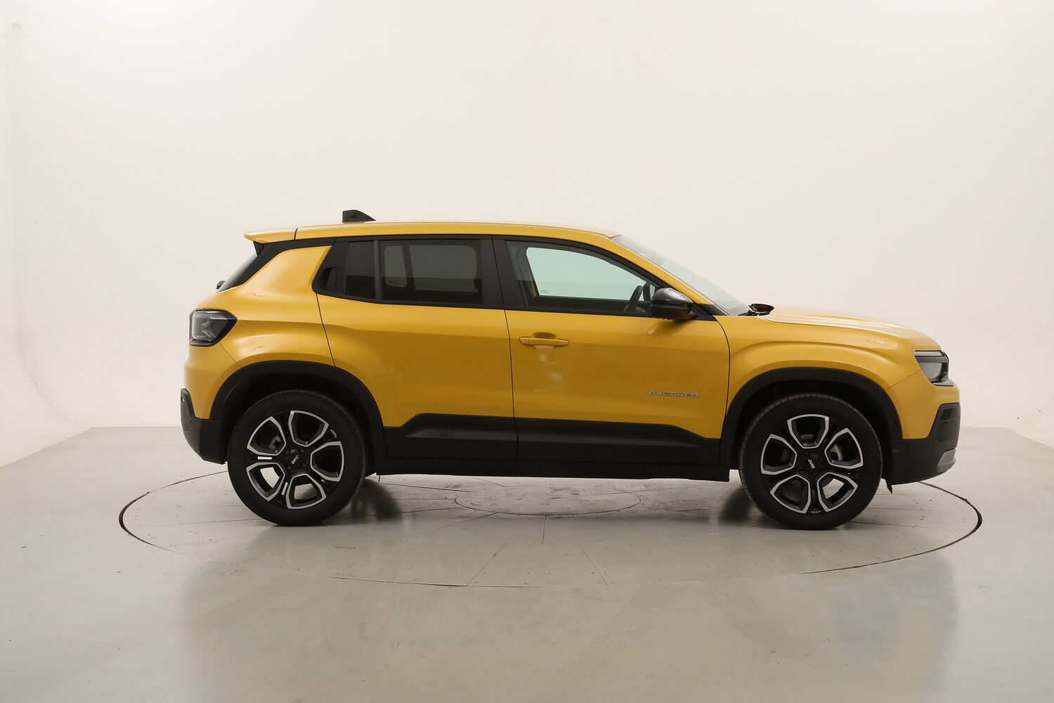Jeep Avenger Summit usata del 2025 con 14.274 km