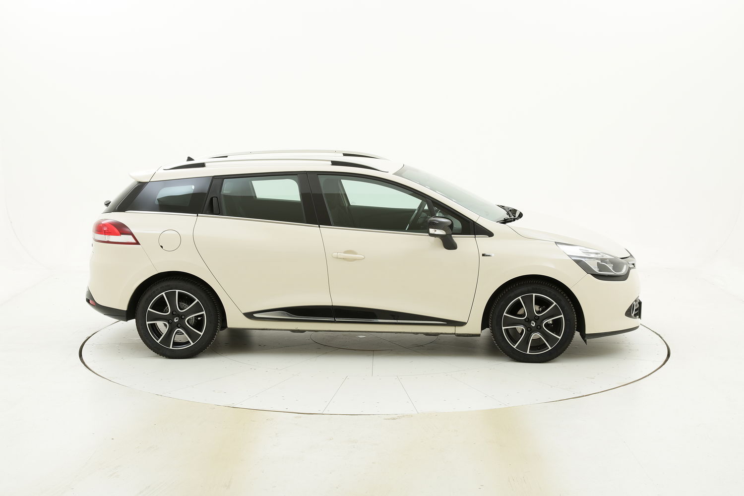 Renault Clio usata del 2016 con 119.821 km