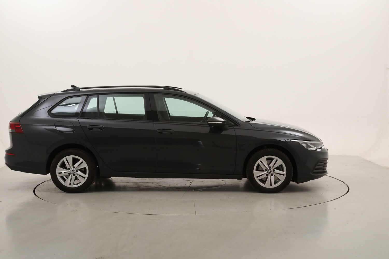 Volkswagen Golf Variant Variant Life DSG usata del 2023 con 86.752 km