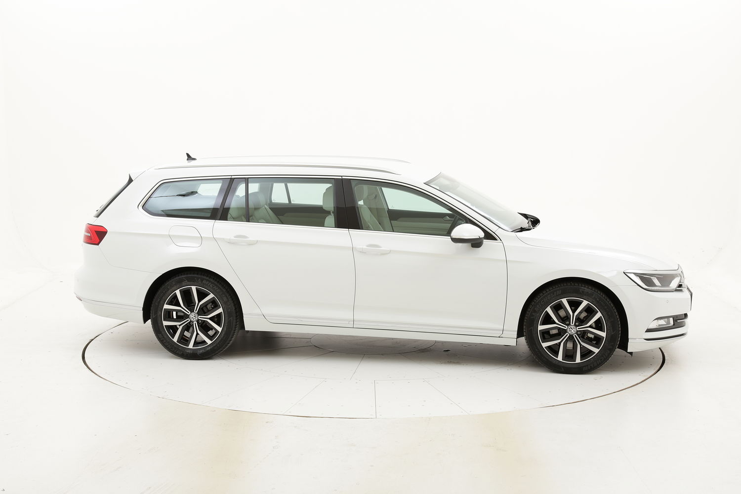 Volkswagen Passat usata del 2017 con 83.860 km