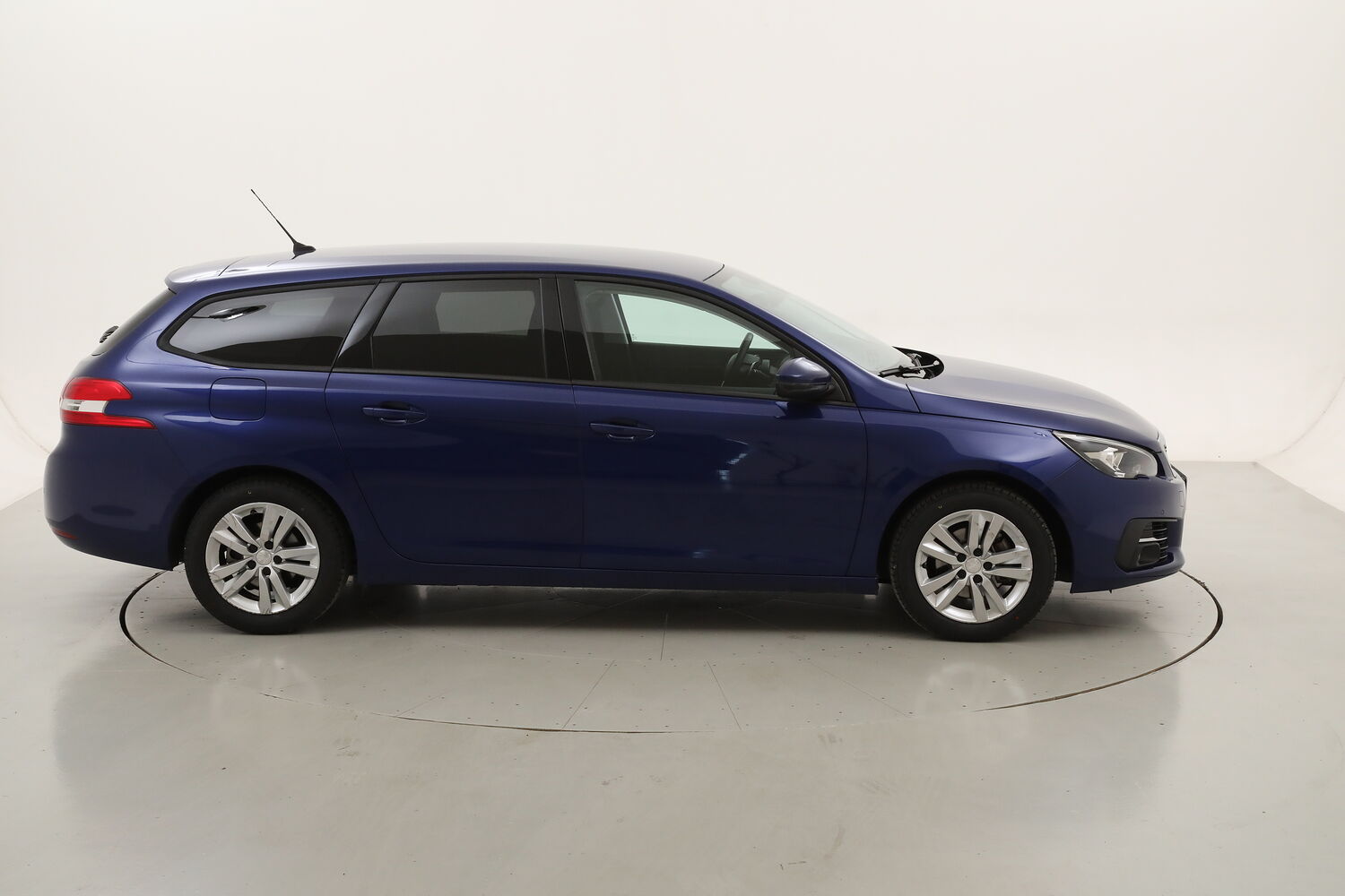Peugeot 308 SW Business EAT6 usata del 2019 con 109.083 km