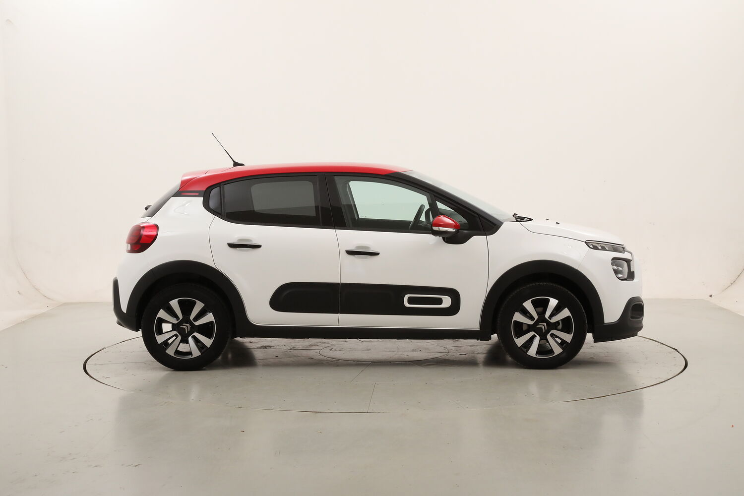 Citroen C3 Shine usata del 2023 con 12.927 km