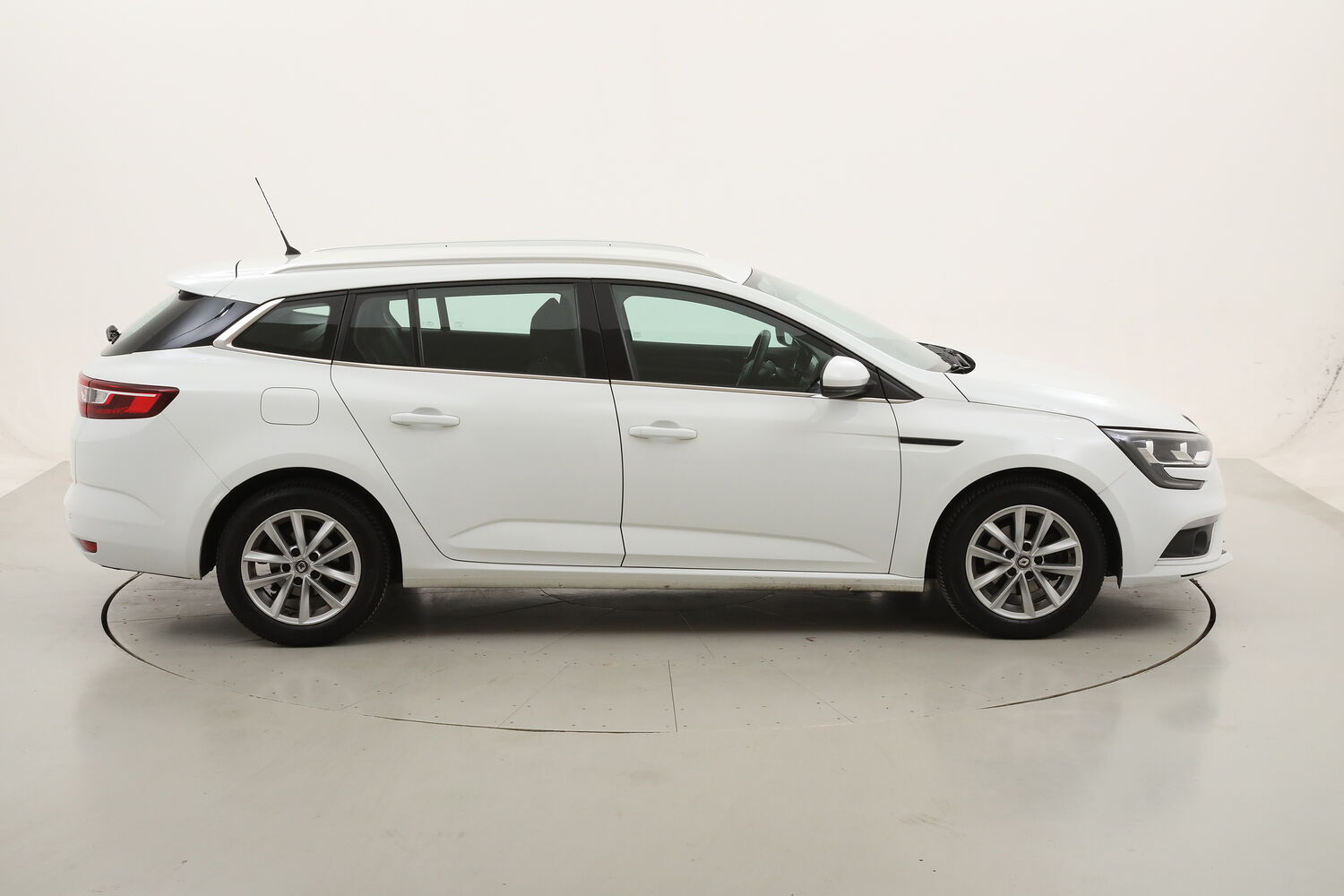 Renault Megane Sporter Energy Business EDC usata del 2019 con 122.556 km