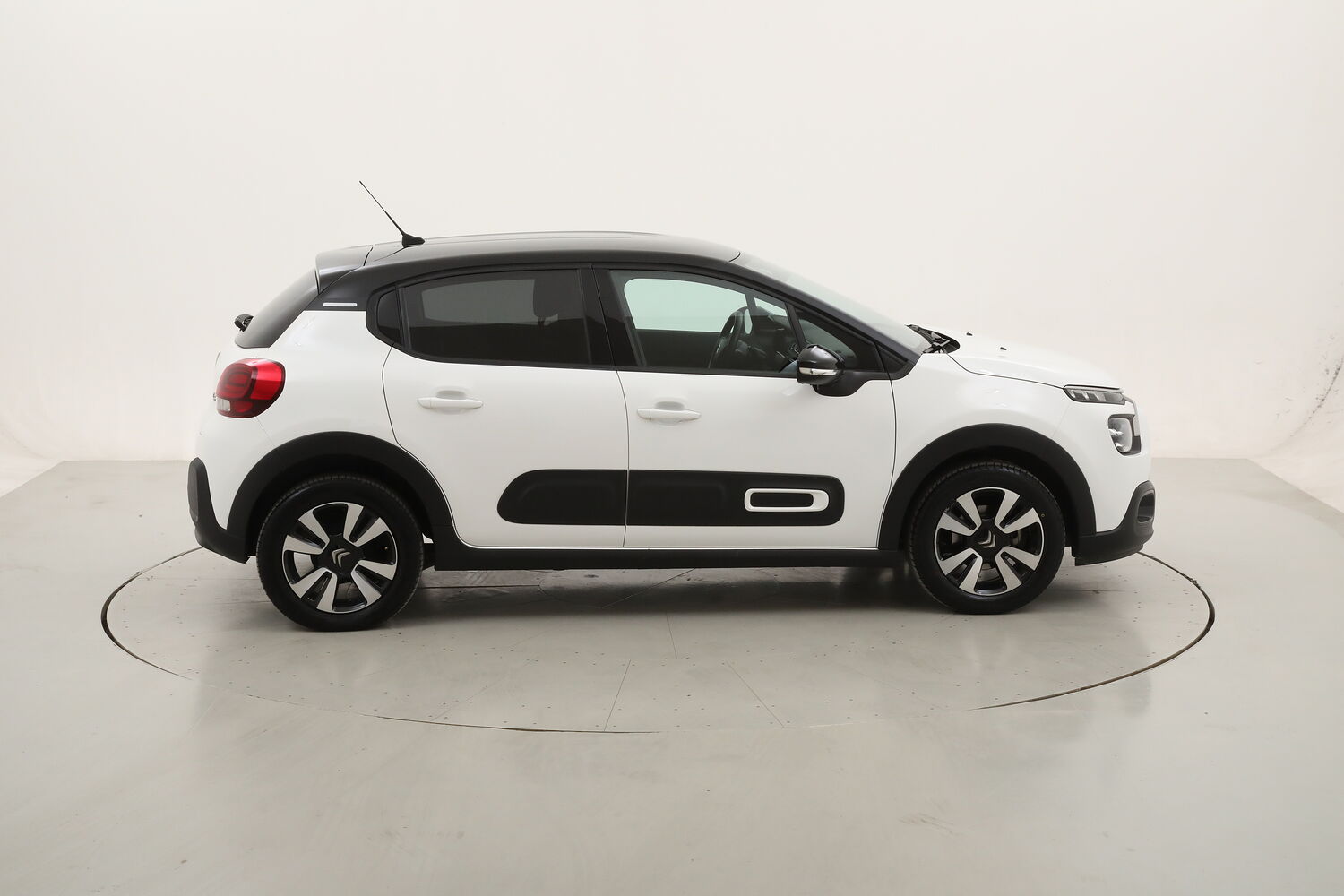 Citroen C3 Shine usata del 2023 con 20.144 km