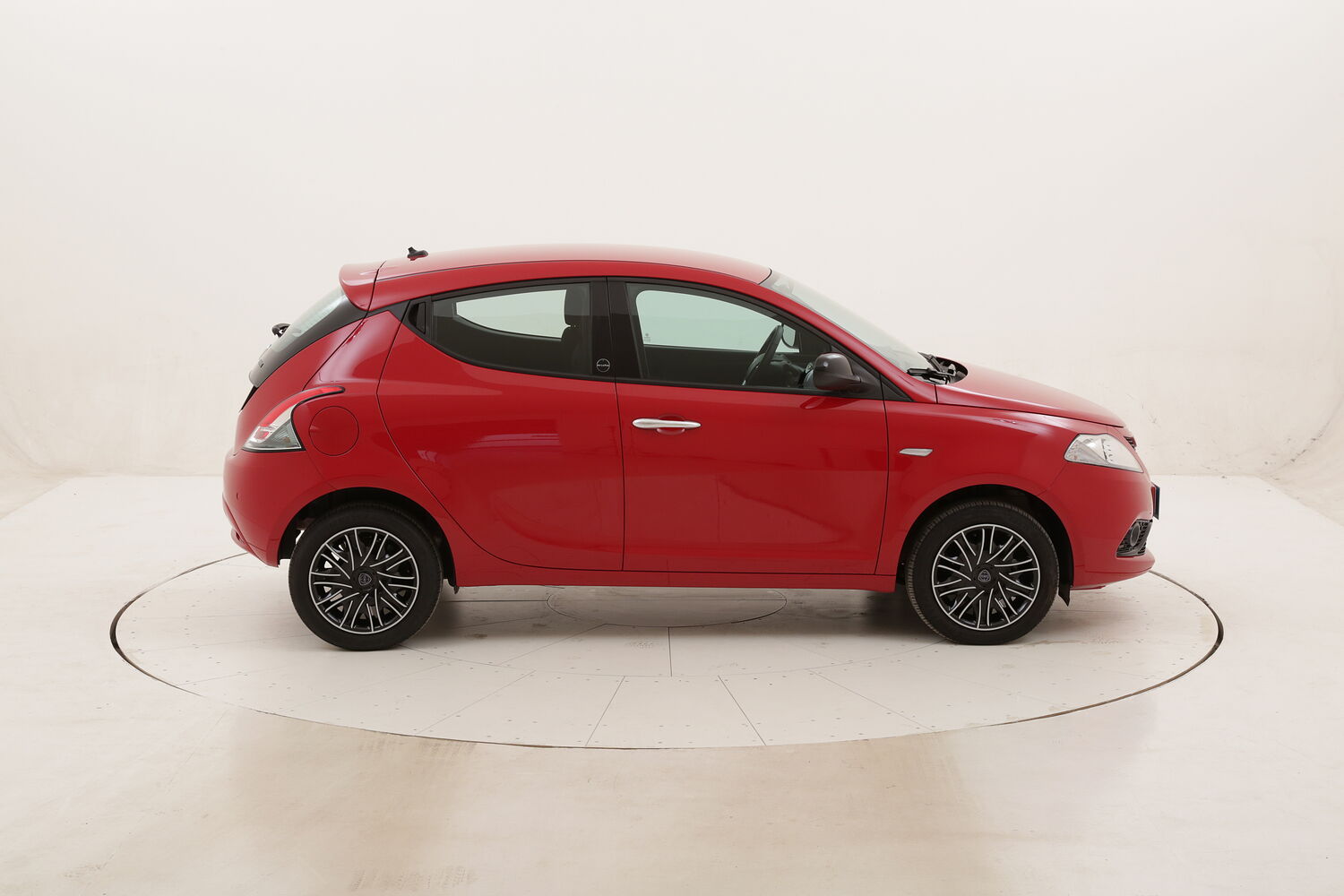Lancia Ypsilon Hybrid Gold usata del 2020 con 8.015 km