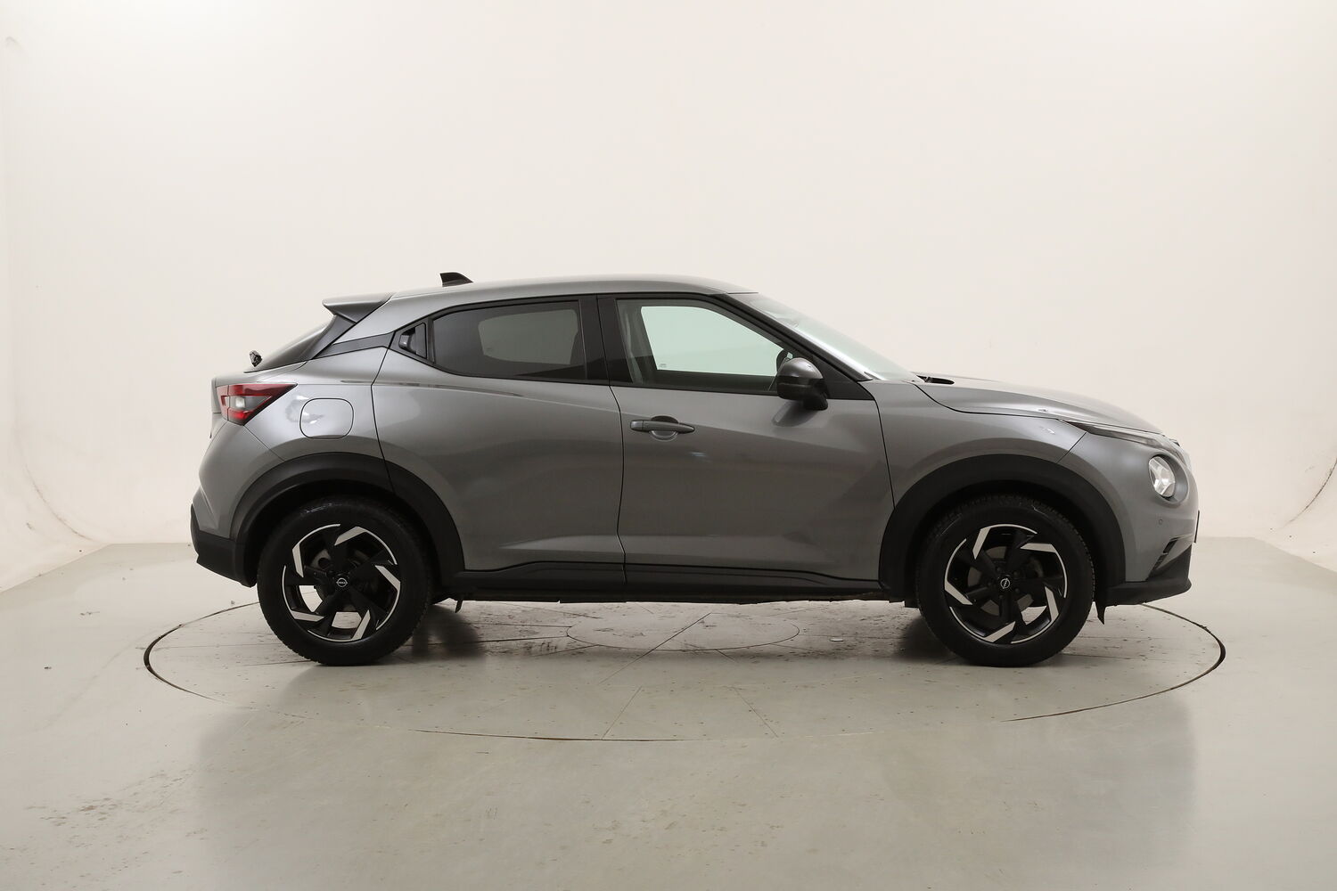 Nissan Juke N-Connecta usata del 2023 con 64.188 km
