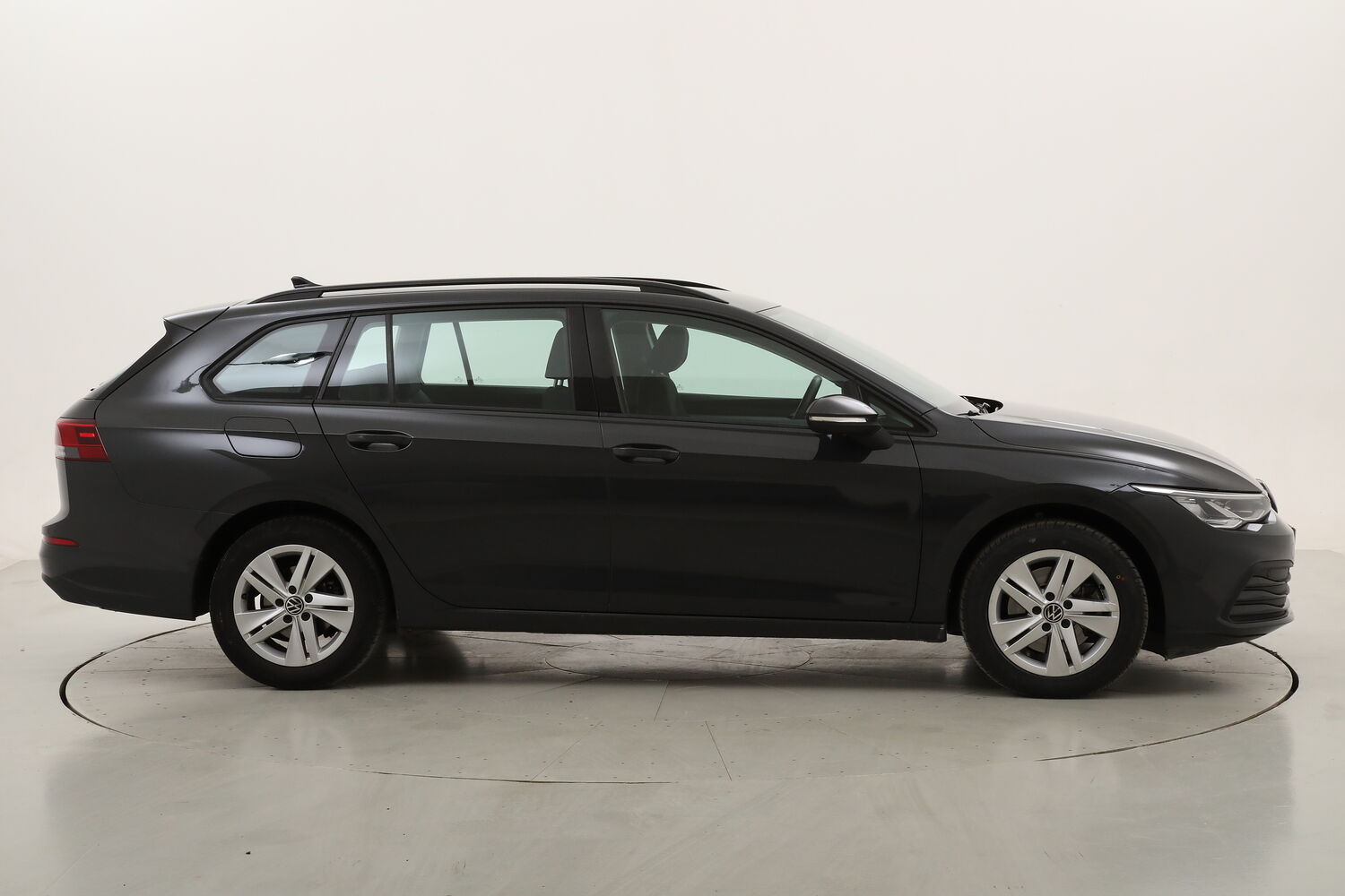 Volkswagen Golf Variant Variant Life DSG usata del 2023 con 76.236 km