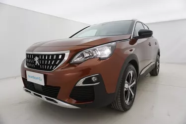 Peugeot 3008 Allure EAT8 1.5 Diesel 131CV Automatico Visione frontale