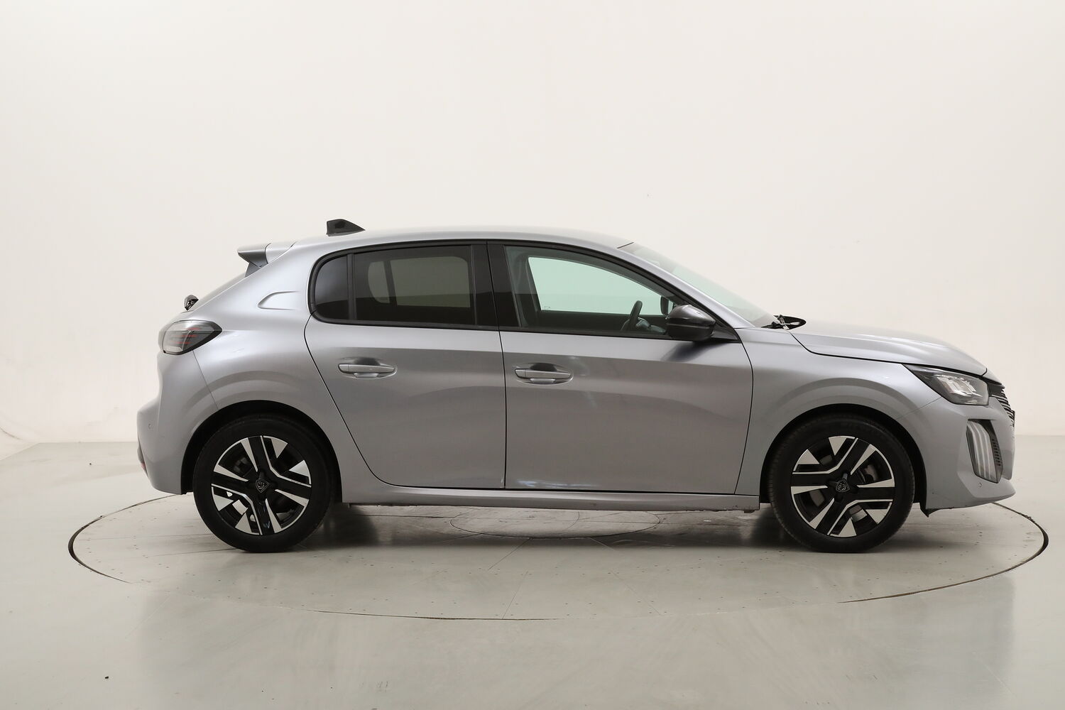 Peugeot 208 Allure usata del 2025 con 15.495 km