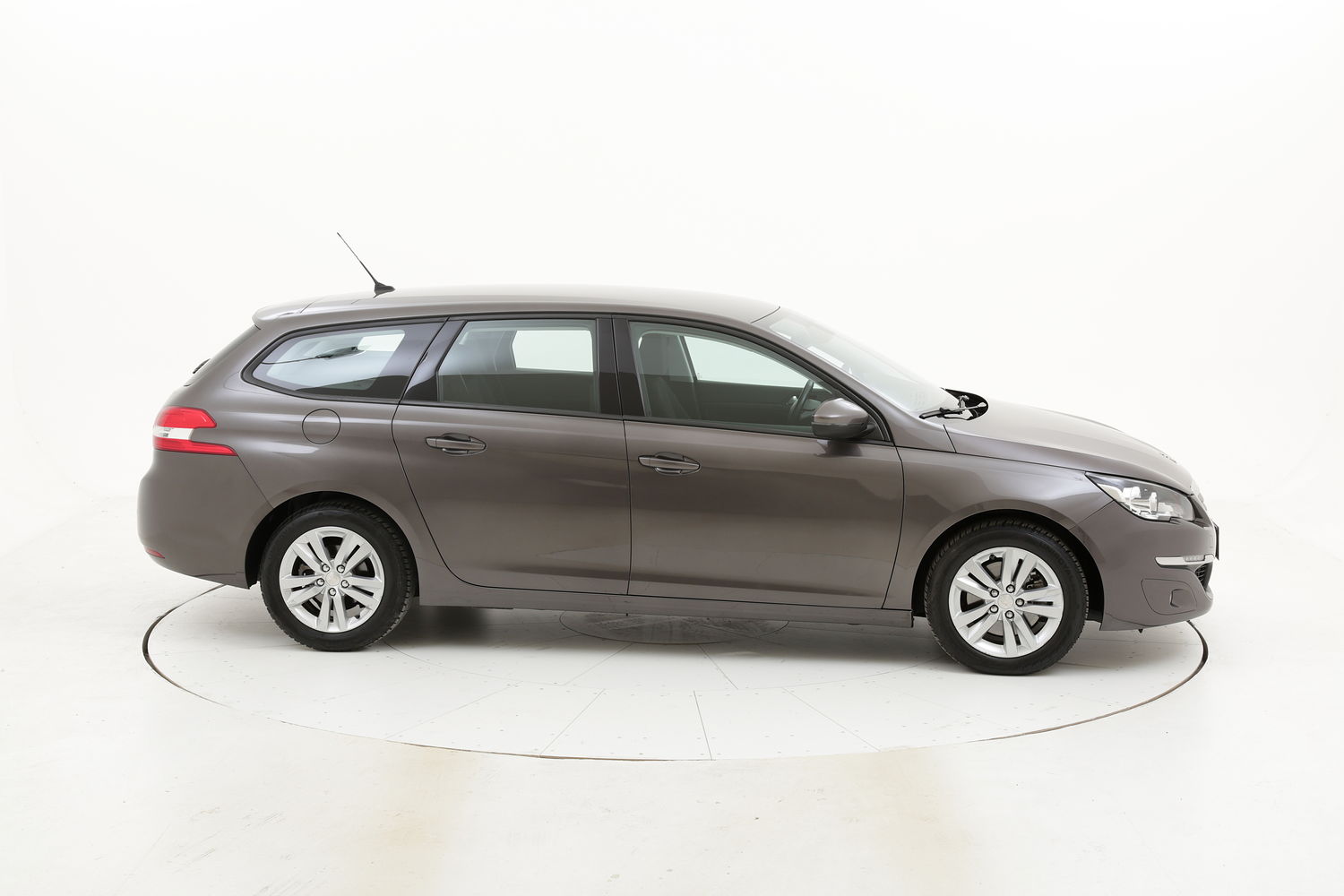 Peugeot 308 usata del 2015 con 139.320 km