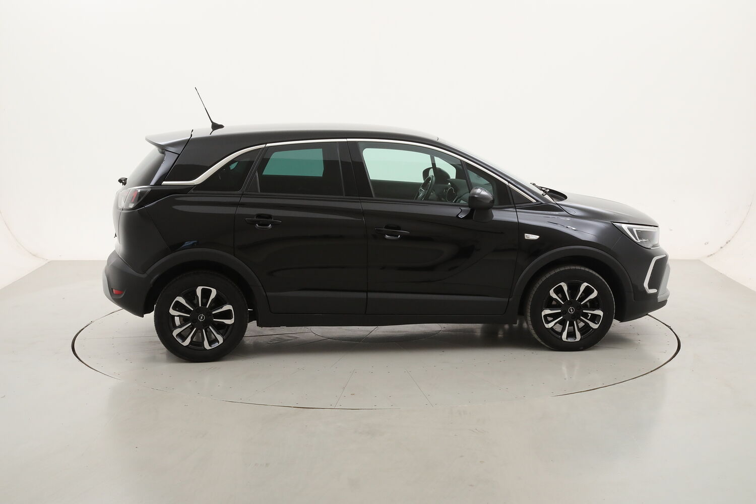Opel Crossland Elegance usata del 2023 con 32.866 km
