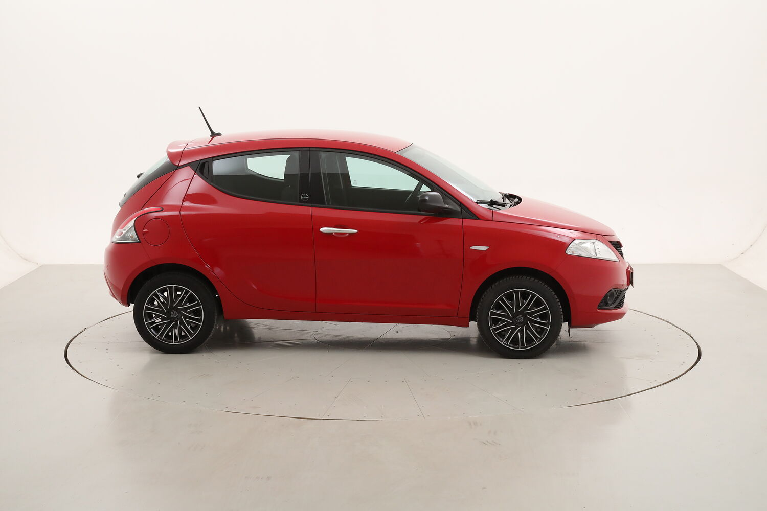 Lancia Ypsilon Hybrid Gold usata del 2021 con 46.961 km