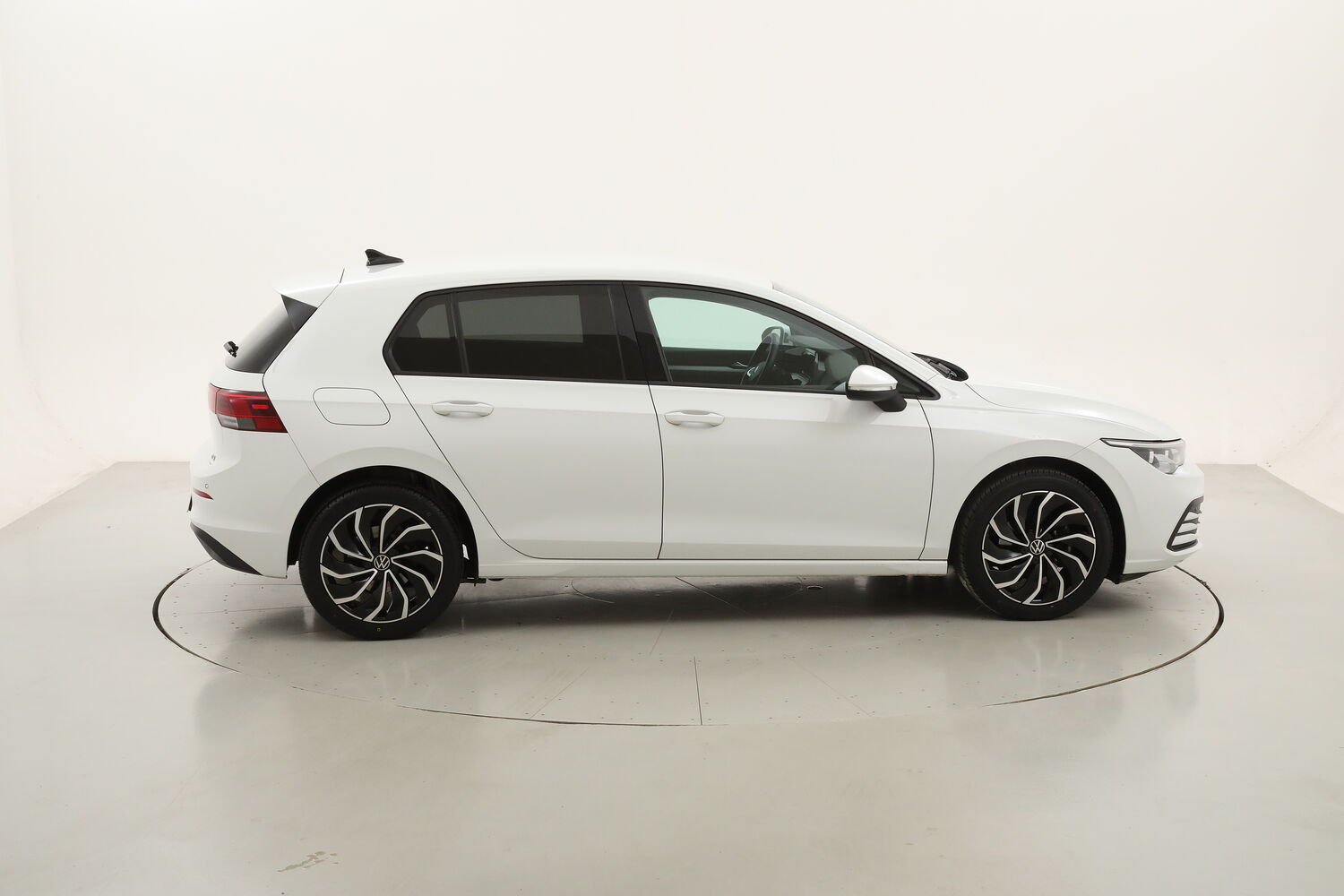Volkswagen Golf Life DSG usata del 2020 con 96.911 km