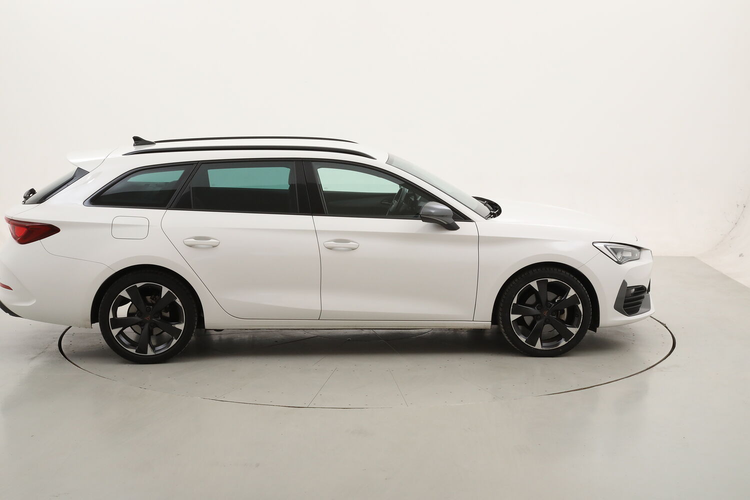 Cupra Leon ST Hybrid DSG usata del 2024 con 44.596 km
