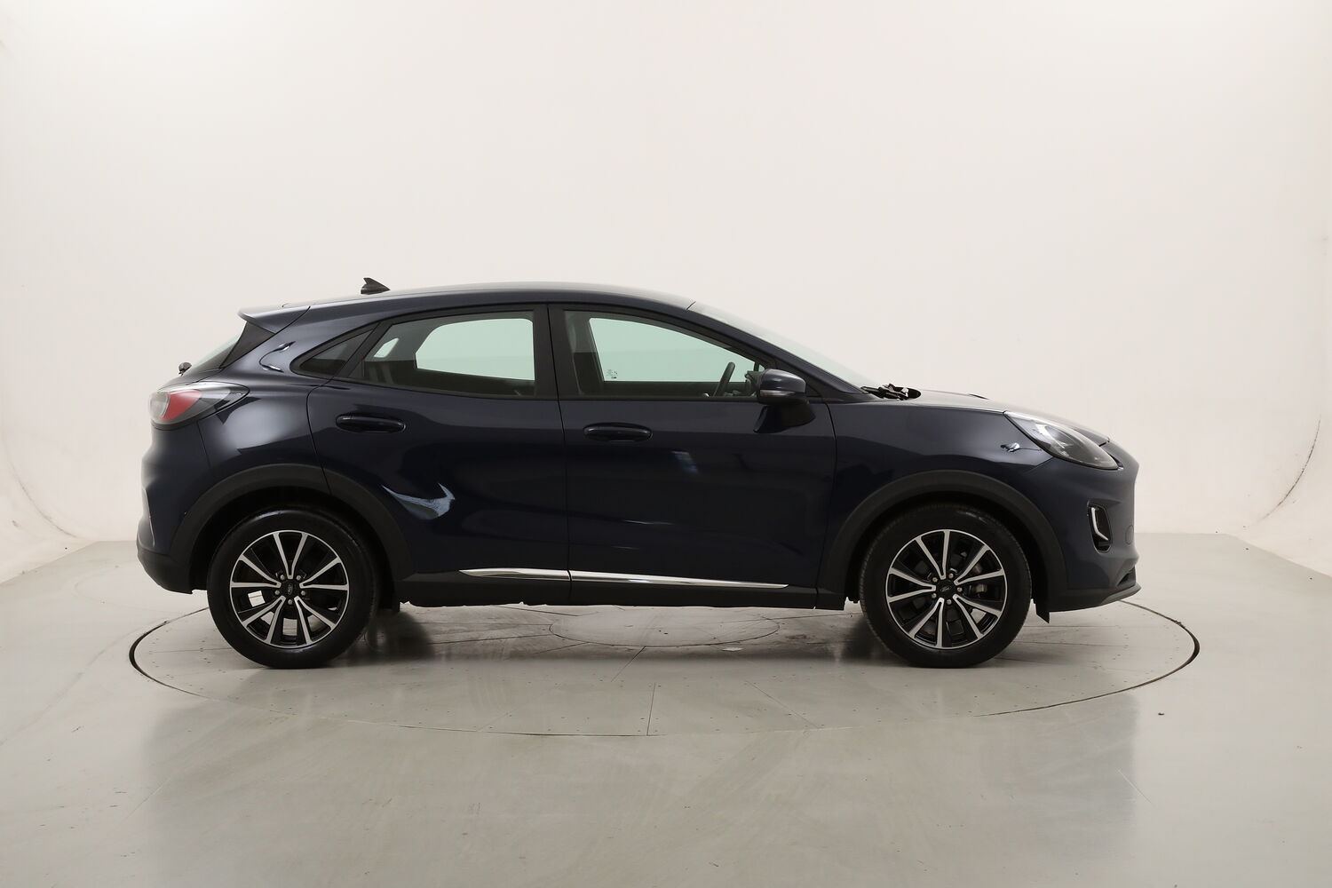 Ford Puma Hybrid Titanium usata del 2023 con 10.694 km