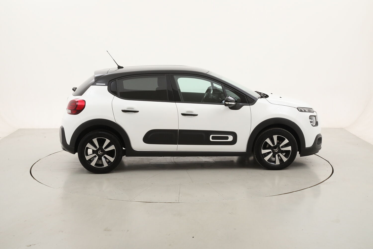 Citroen C3 Shine usata del 2023 con 12.756 km