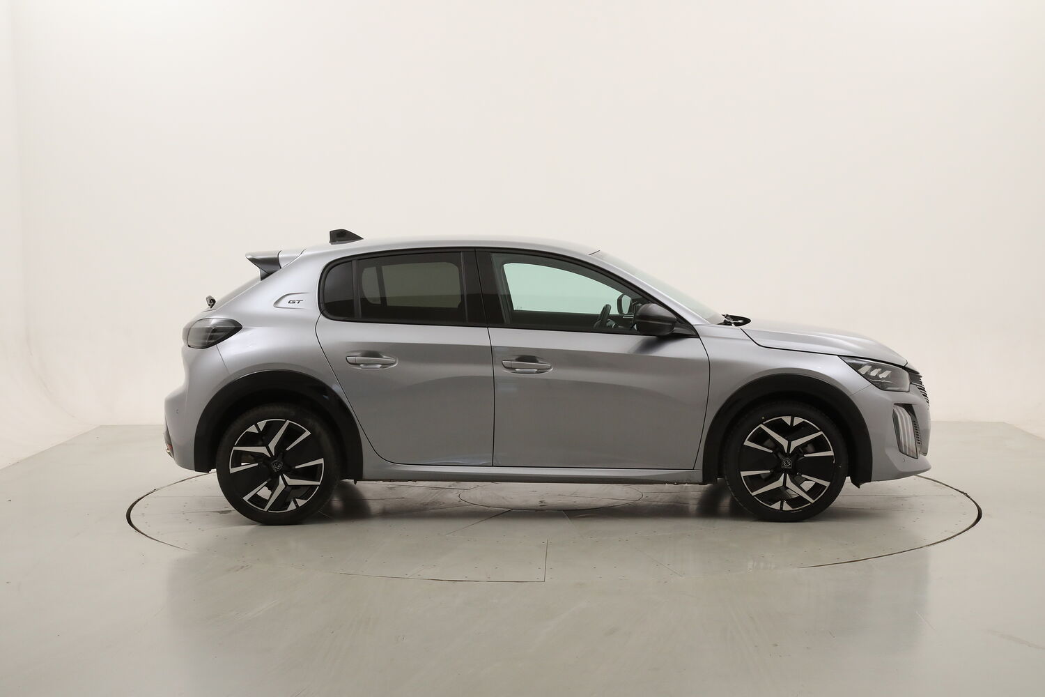 Peugeot 208 Hybrid GT usata del 2025 con 16.639 km