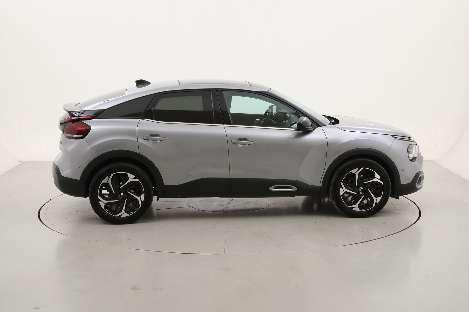 Citroen C4 Shine usata del 2023 con 15.406 km