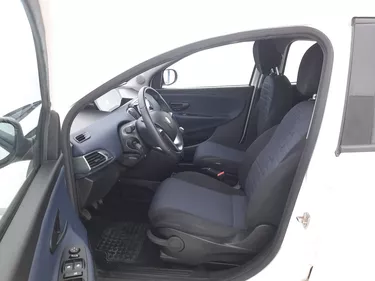 Lancia Ypsilon Hybrid Platino 1.0 Mild Hybrid 70CV Manuale Sedili