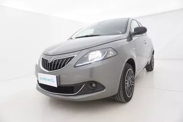 Lancia Ypsilon Hybrid Gold 1.0 Mild Hybrid 70CV Manuale Visione frontale