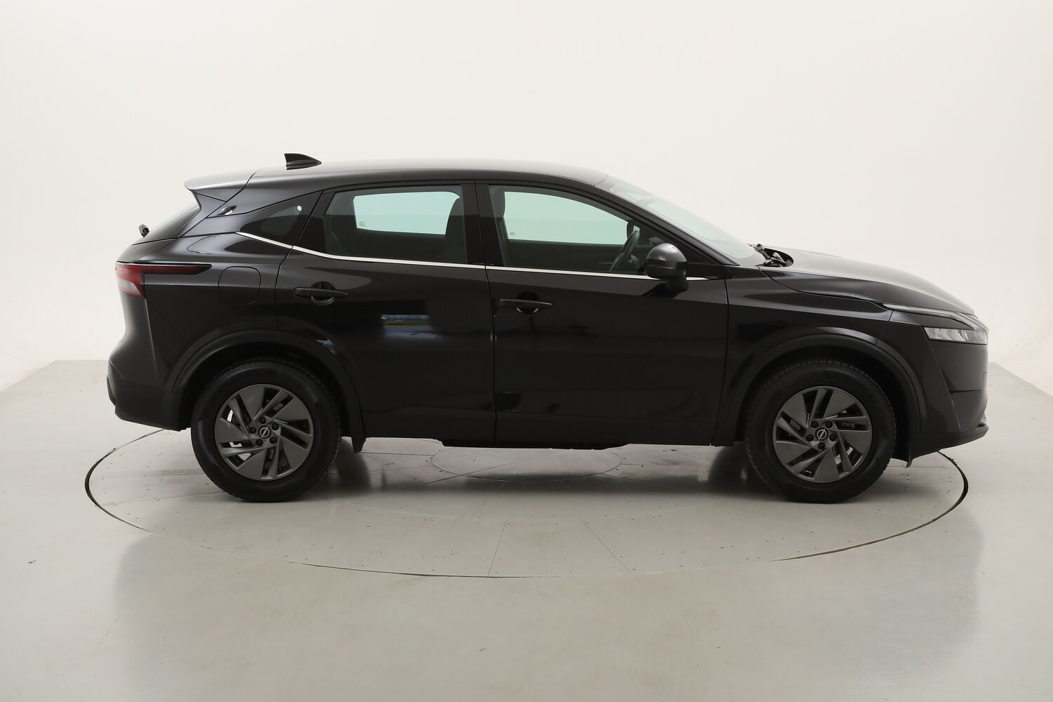 Nissan Qashqai Hybrid Business Xtronic usata del 2023 con 68.170 km