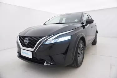 Nissan Qashqai Hybrid Business Xtronic 1.3 Mild Hybrid 158CV Automatico Visione frontale