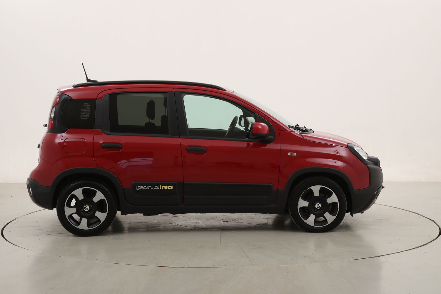 Fiat Panda Hybrid Pandina Cross usata del 2025 con 21.386 km