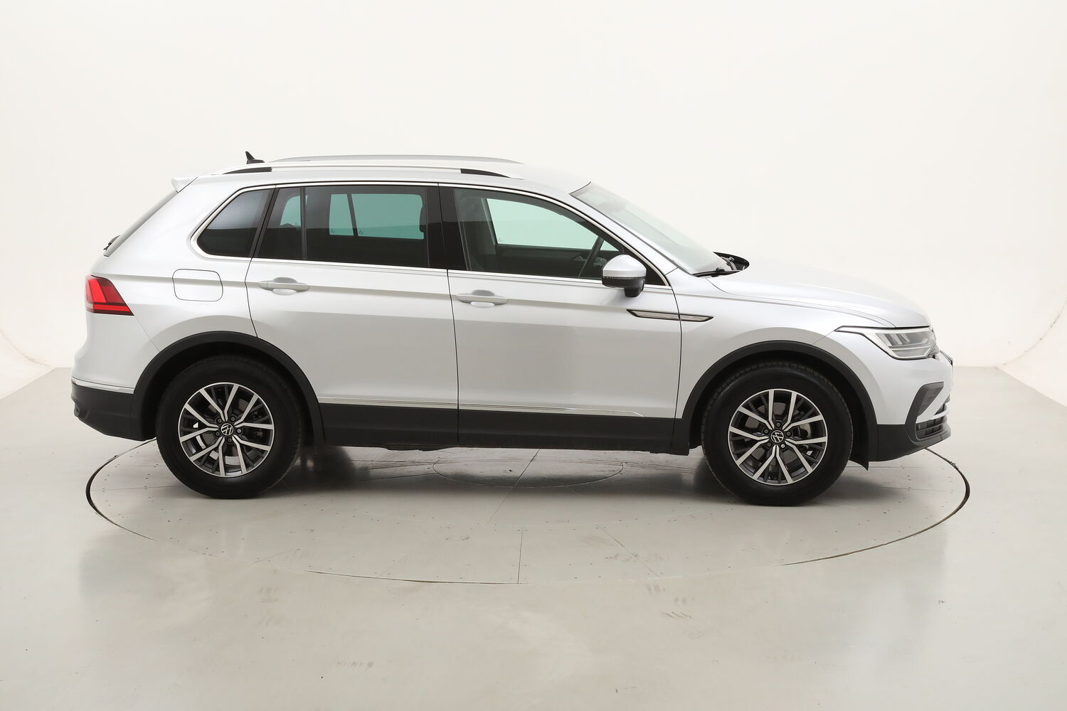 Volkswagen Tiguan Life DSG usata del 2022 con 45.366 km