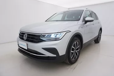 Volkswagen Tiguan Life DSG 1.5 Benzina 150CV Automatico Visione frontale