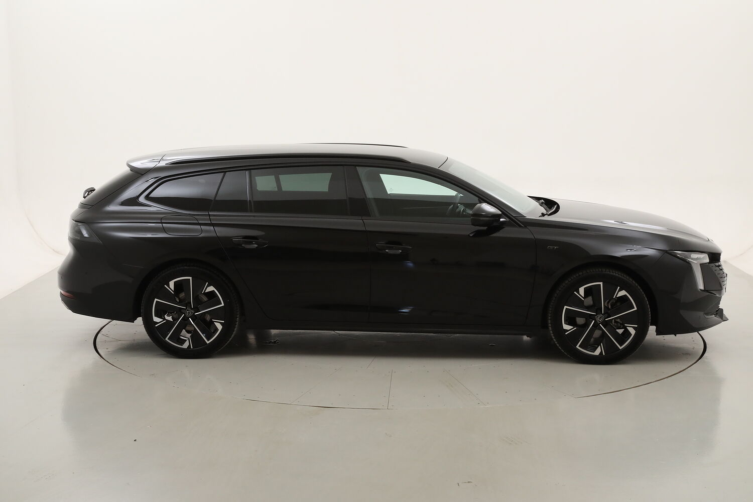 Peugeot 508 SW GT EAT8 usata del 2024 con 18.460 km