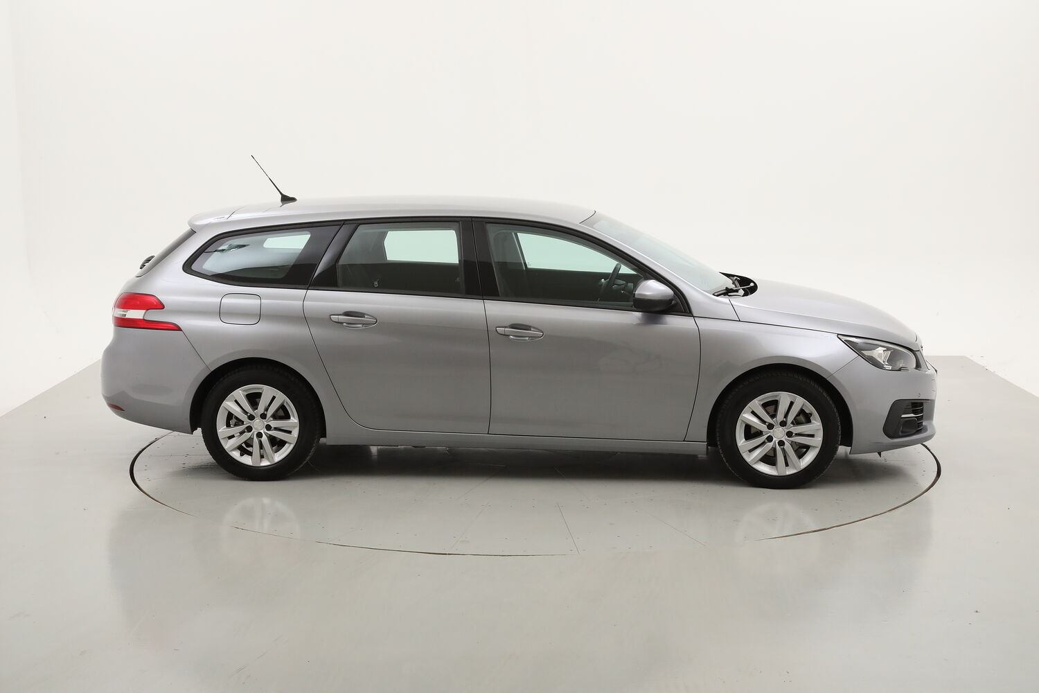 Peugeot 308 SW Business usata del 2019 con 128.672 km