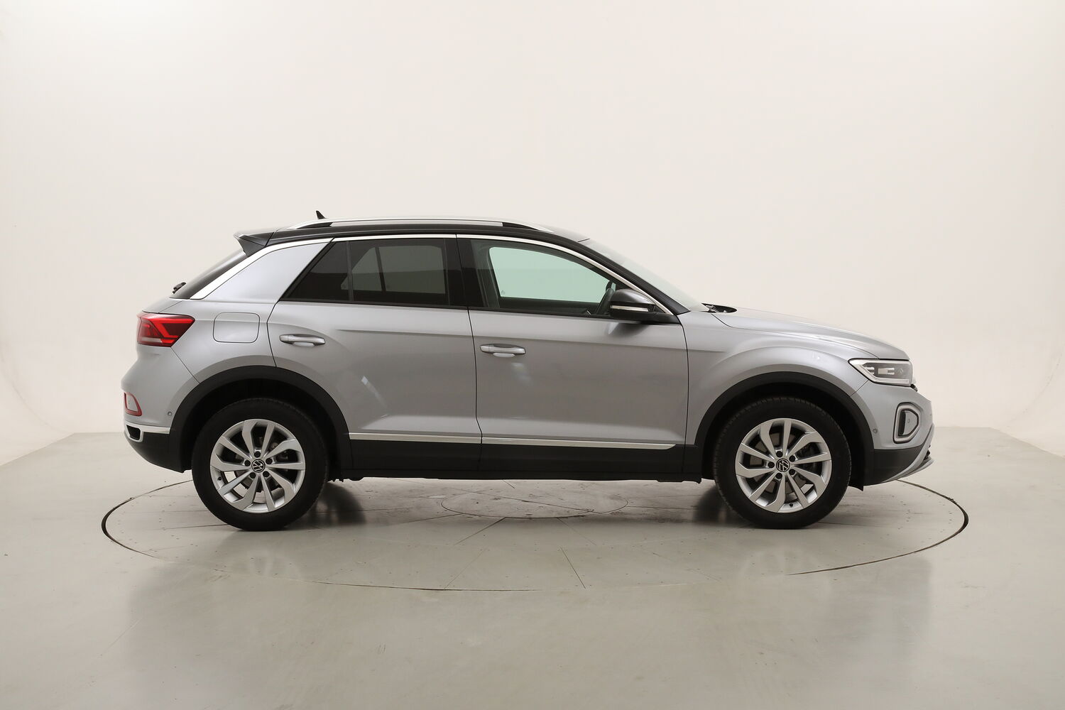 Volkswagen T-Roc Style DSG usata del 2023 con 59.869 km