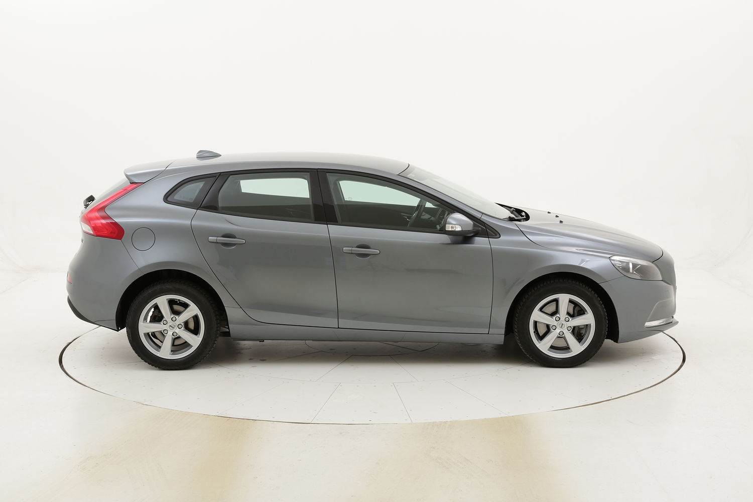 Volvo V40 D2 Business Geartronic usata del 2017 con 56.167 km