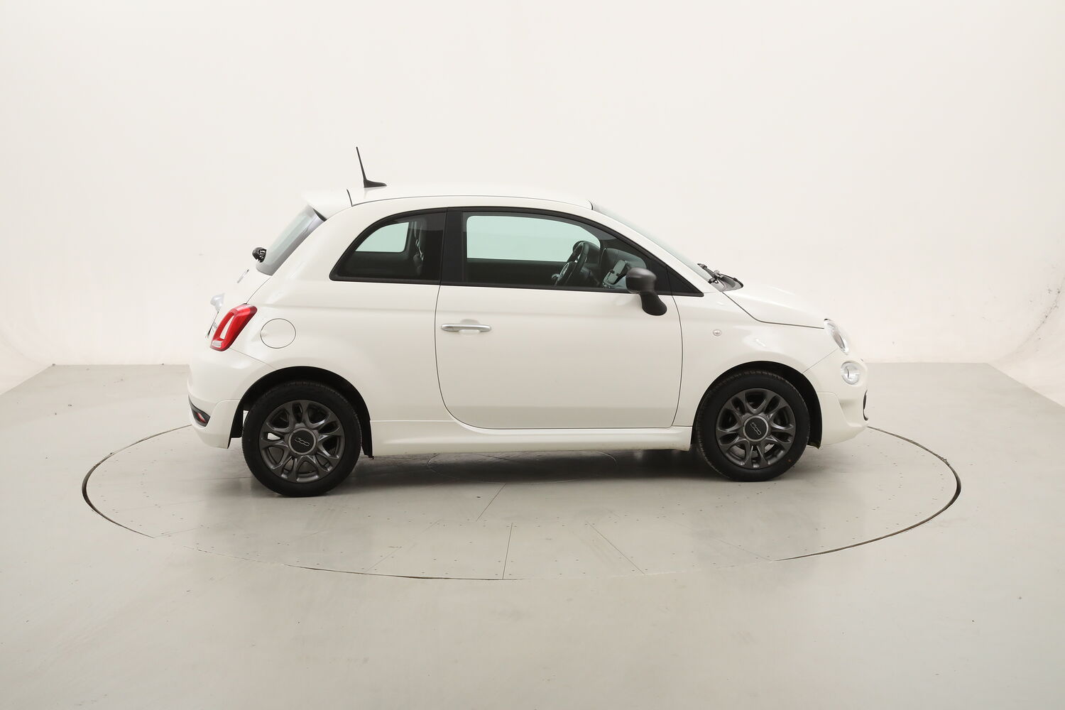 Fiat 500 Hybrid Connect usata del 2022 con 62.724 km