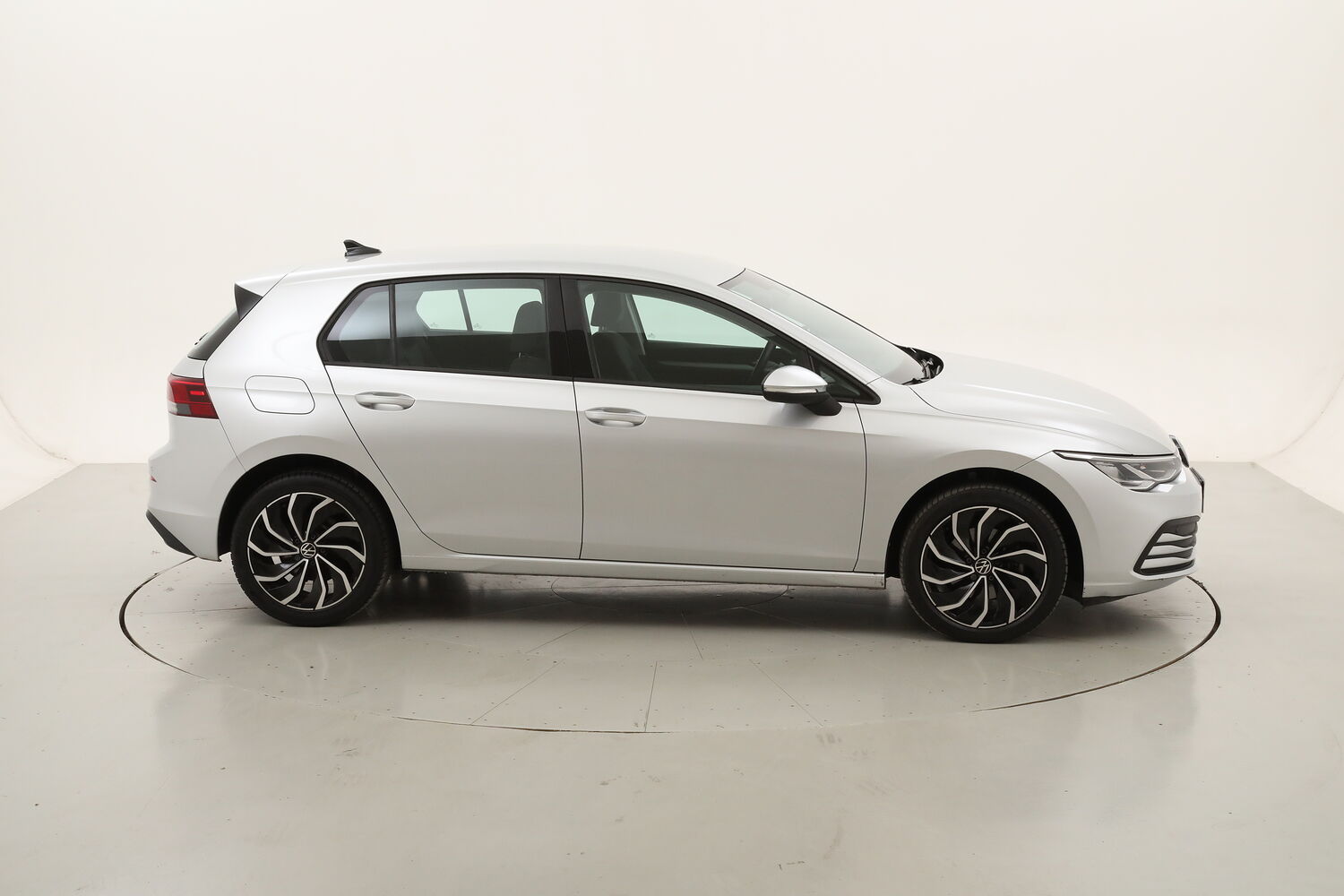 Volkswagen Golf Life DSG usata del 2022 con 74.392 km