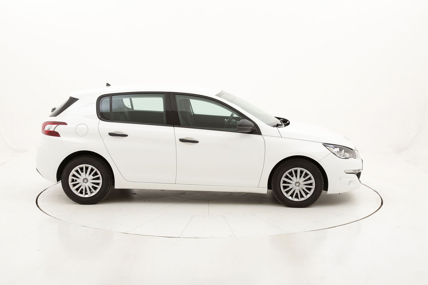 Peugeot 308 Access usata del 2015 con 102.581 km