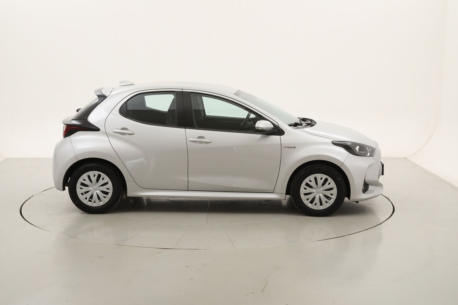 Toyota Yaris Hybrid Business usata del 2021 con 66.745 km
