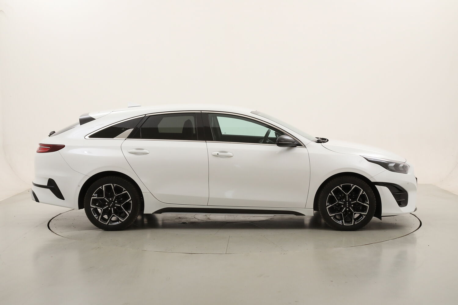 Kia ProCeed MHEV GT Line Plus DCT usata del 2022 con 121.012 km