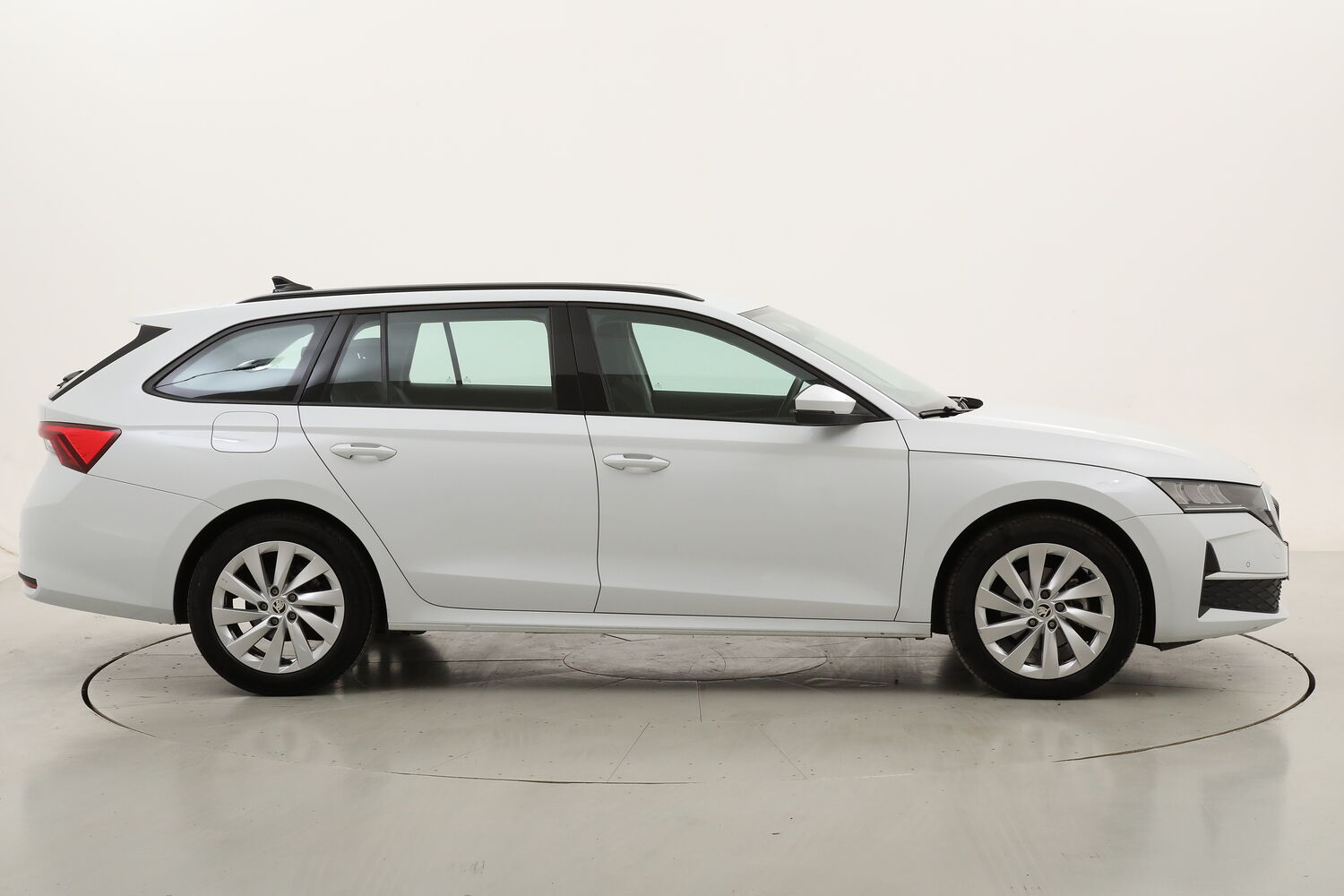 Skoda Octavia Wagon Selection DSG usata del 2024 con 28.313 km