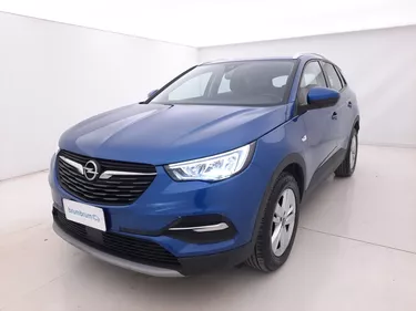 Opel Grandland Elegance AT8 1.5 Diesel 131CV Automatico Visione frontale